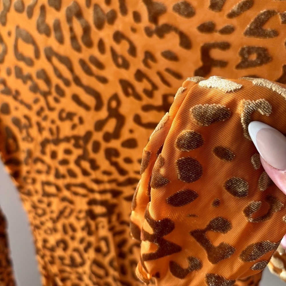 Urban Outfitters Out From Under Leopard Print Velvet Mock-Neck Top Small - Picture 9 of 11